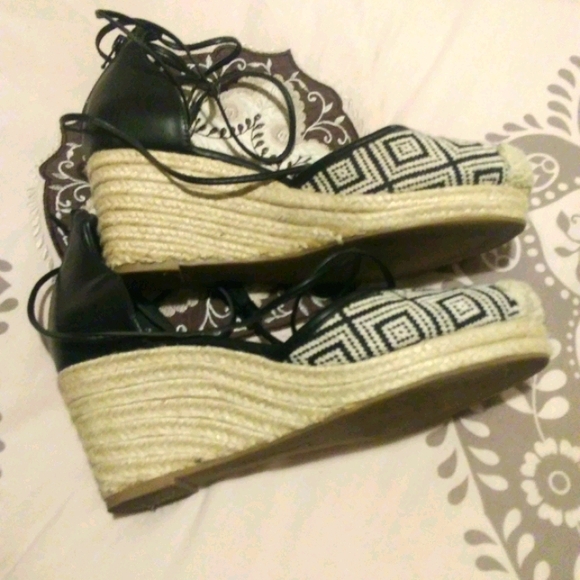 7.5WW Espadrilles - Picture 5 of 5